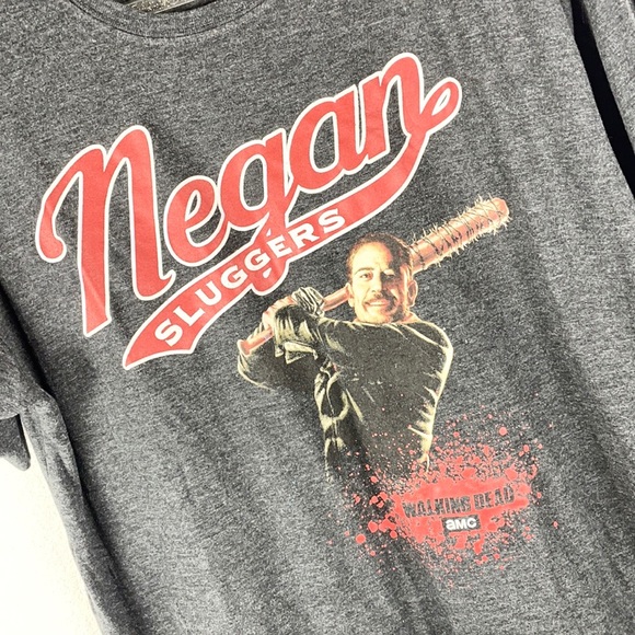 LOOT CRATE | THE WALKING DEAD “Negan Sluggers” Barbed Wire Baseball Bat T-Shirt - Picture 5 of 5